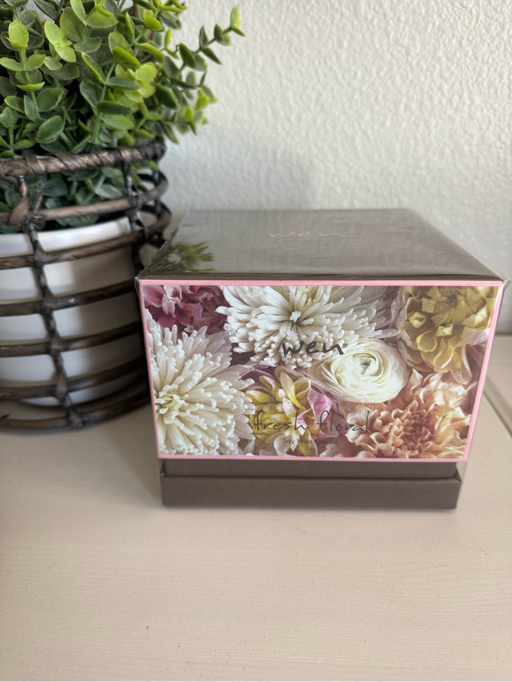 Fresh Floral Deluxe 3-Wick Candle